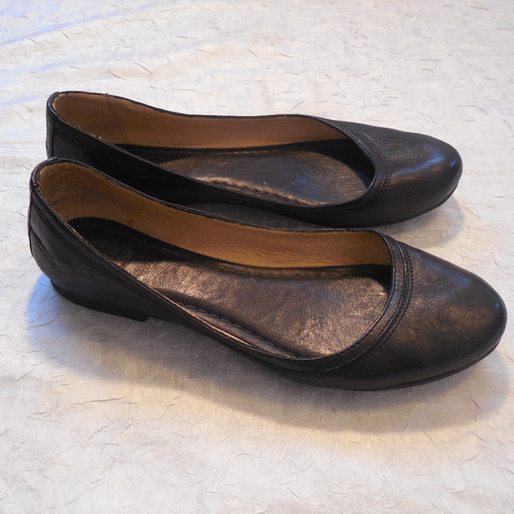 frye black flats